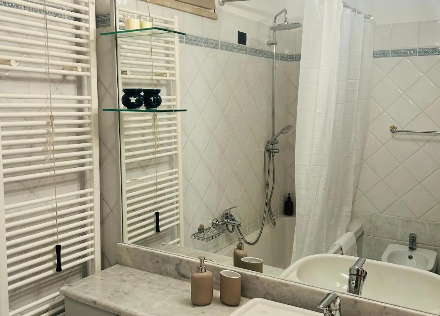 Civico 7 Apartment Clusane 0*,  Italy